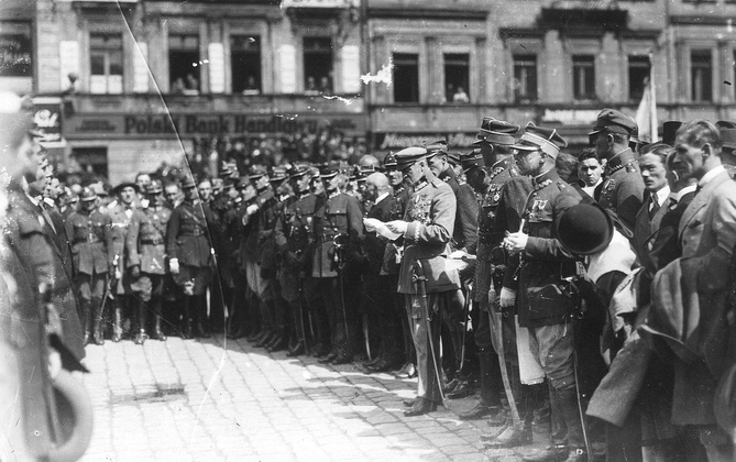 Marszałek J. Piłsudski na rynku w Katowicach