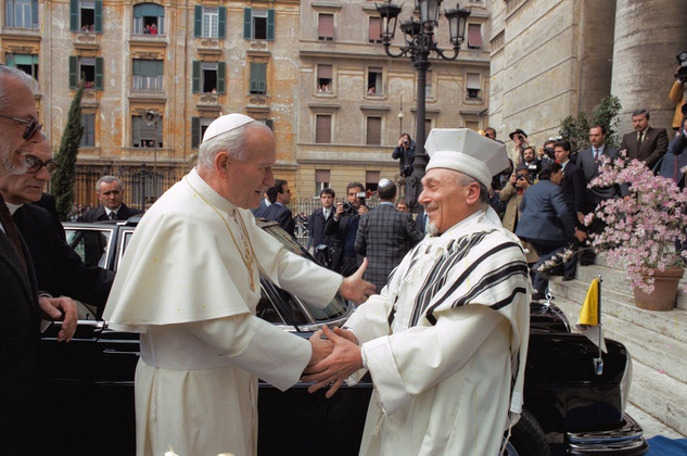 Jana Paweł II  w rzymskiej synagodze